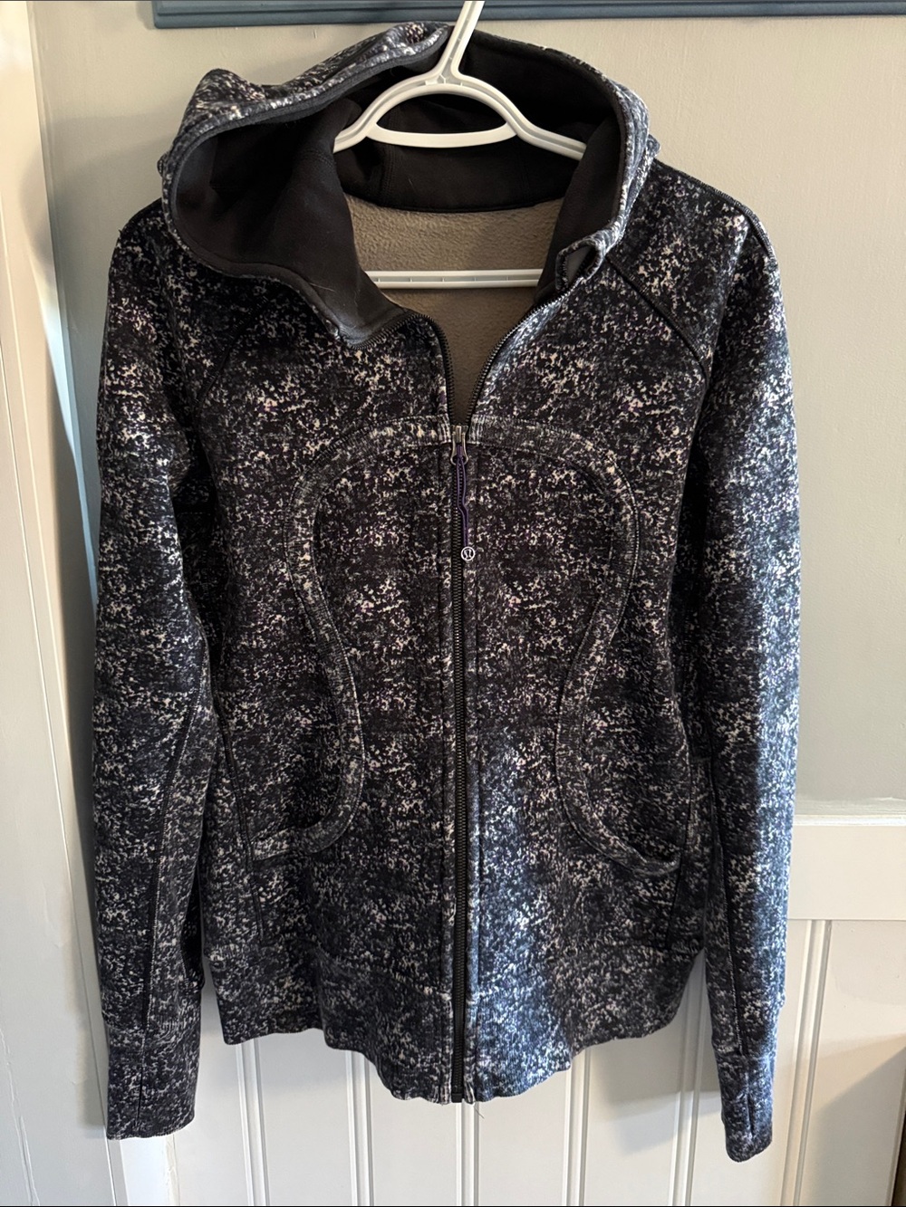 Lululemon Scuba hoodie women’s Black & Gray